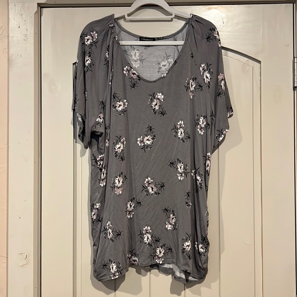 Lane Bryant gray floral Soft t-shirt, excellent used condition.